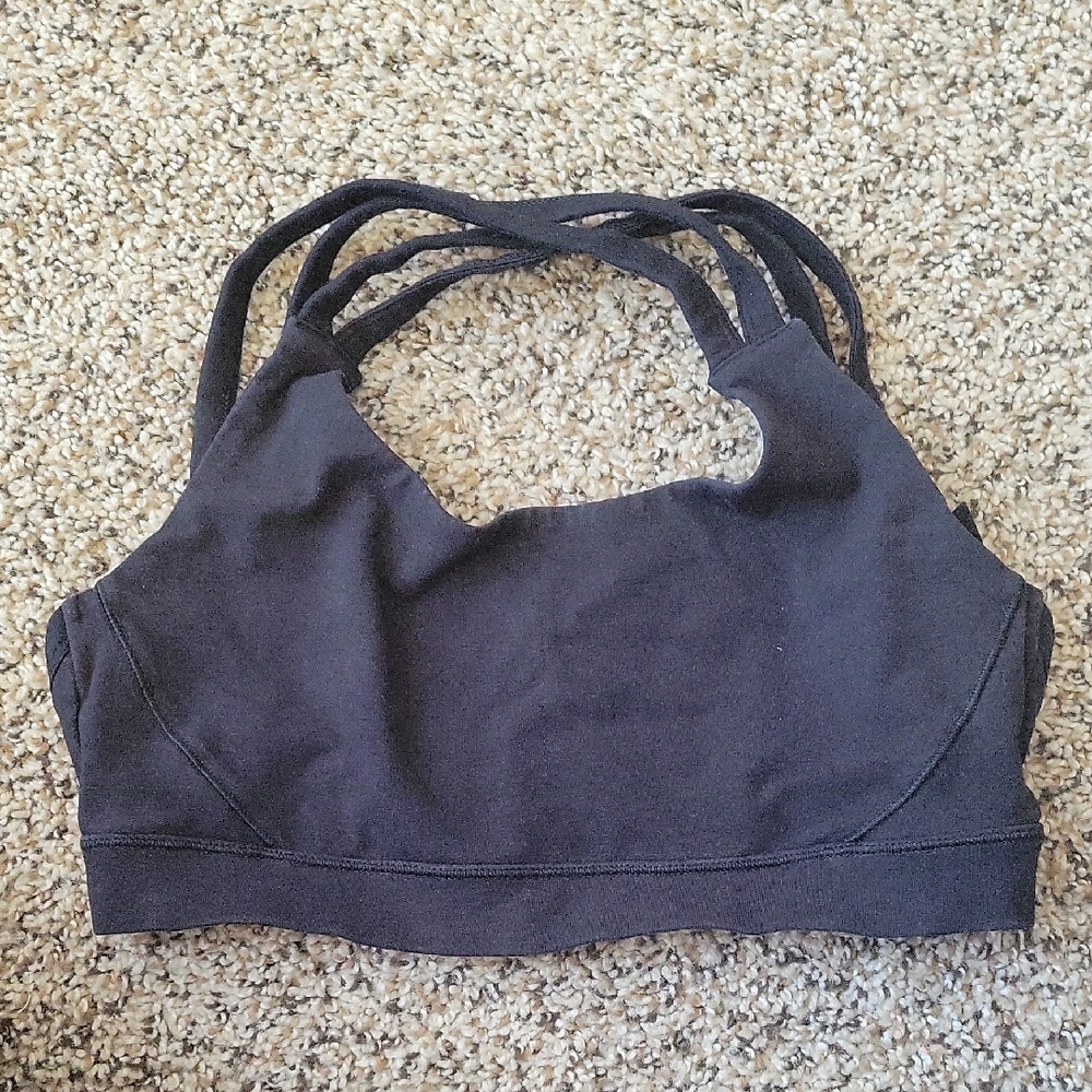 Stylish Dark Gray Strappy Sports Bra